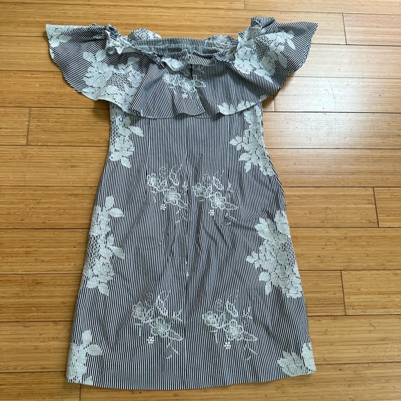 Lauren Ralph Lauren Floral-Print Off-The-Shoulder Dress Size 2 - Picture 6 of 9